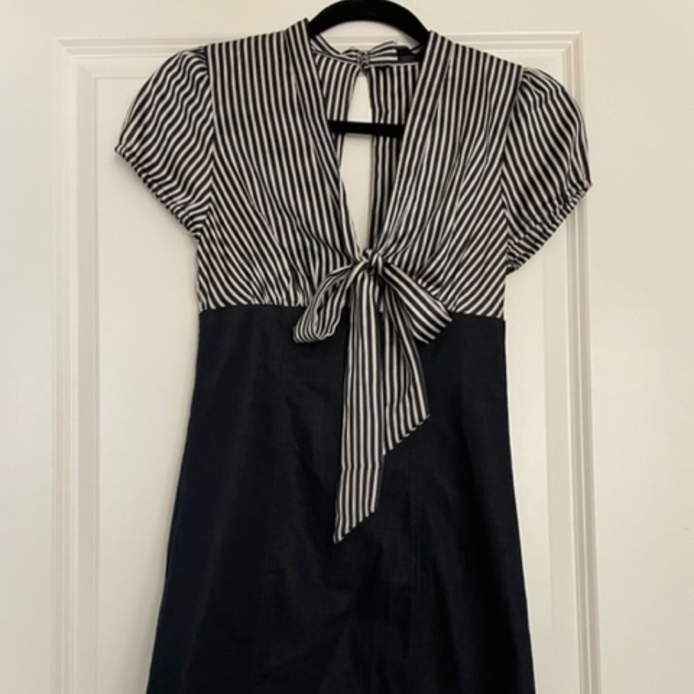 Guess V-neck bow tie Stripe Denim dress (Size 1)
